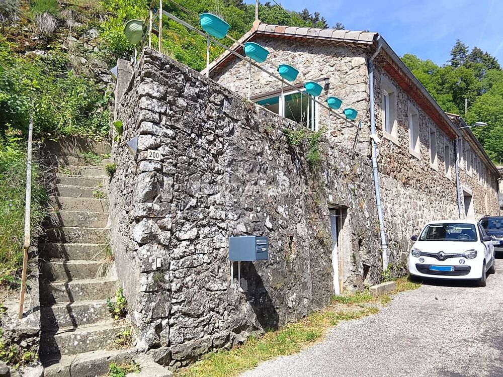 Habitation, poss. 2 logements plus 150m2 atelier/garage, source