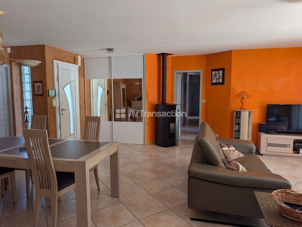Vente Maison Maison familiale de 177 m², 7 pièces avec piscine et garage Izon