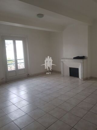  Immeuble  vendre 15 + pices 600 m Draguignan