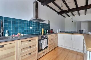  Villa  vendre 9 pices 305 m