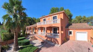  Villa  vendre 7 pices 144 m