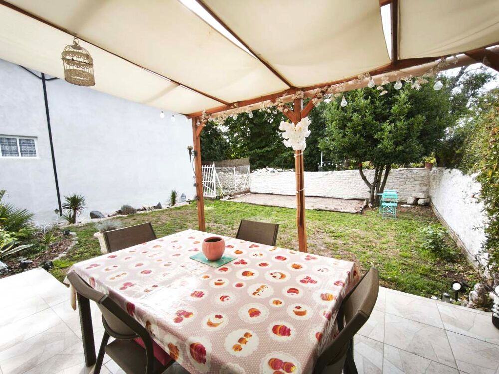 Vente Maison GÉMOZAC – CENTRE-VILLE – MAISON RÉNOVÉE JARDIN ET GARAGE 60 M² Gemozac