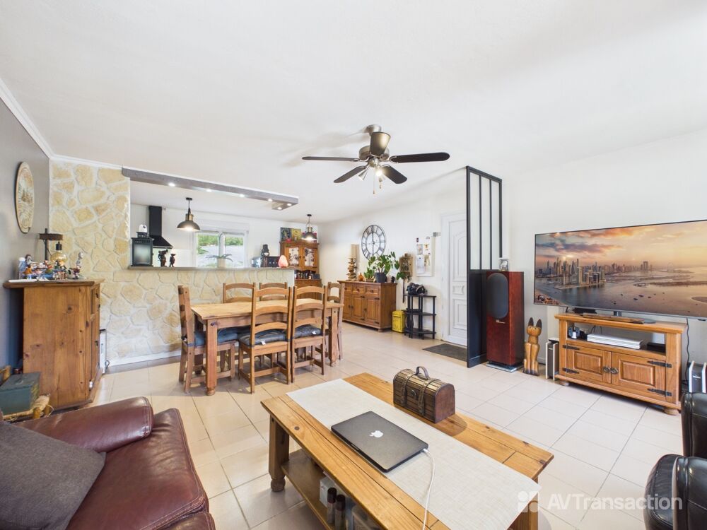 T4 familial 96 m² avec terrasse et parking  AFA