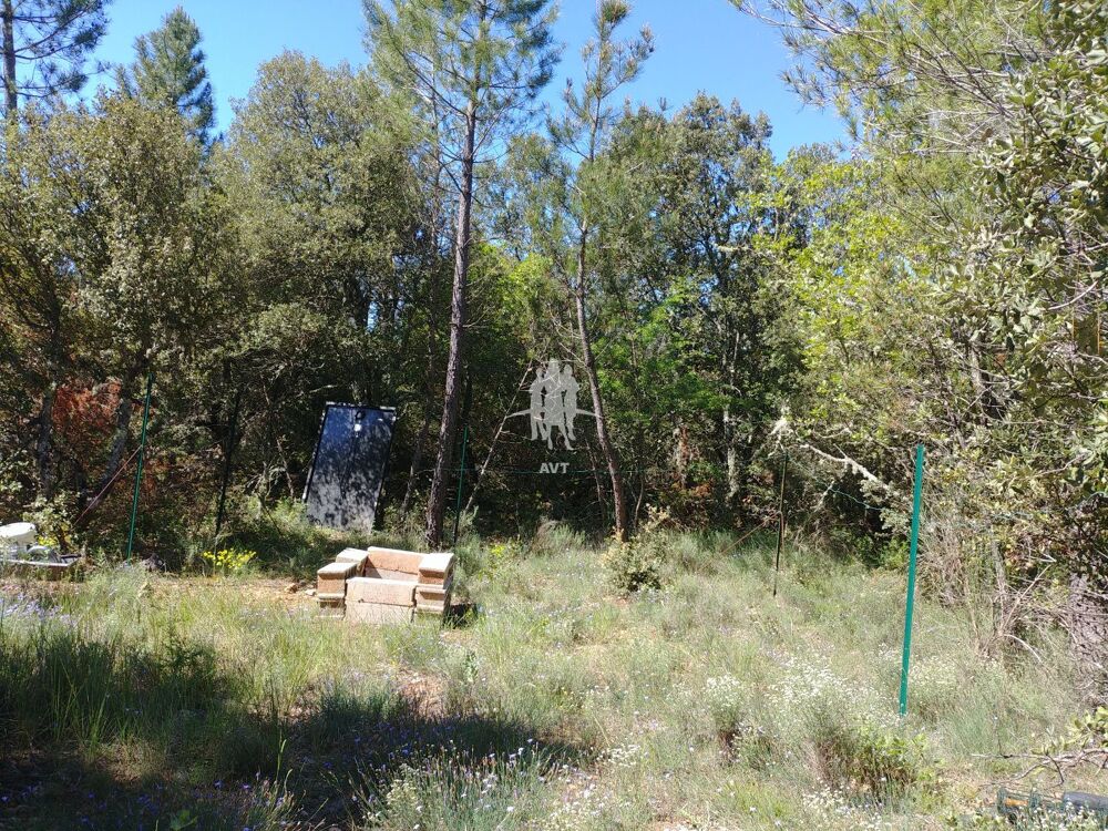 Vente Terrain AUPS : Magnifique terrain plat de 3 Hectares Aups