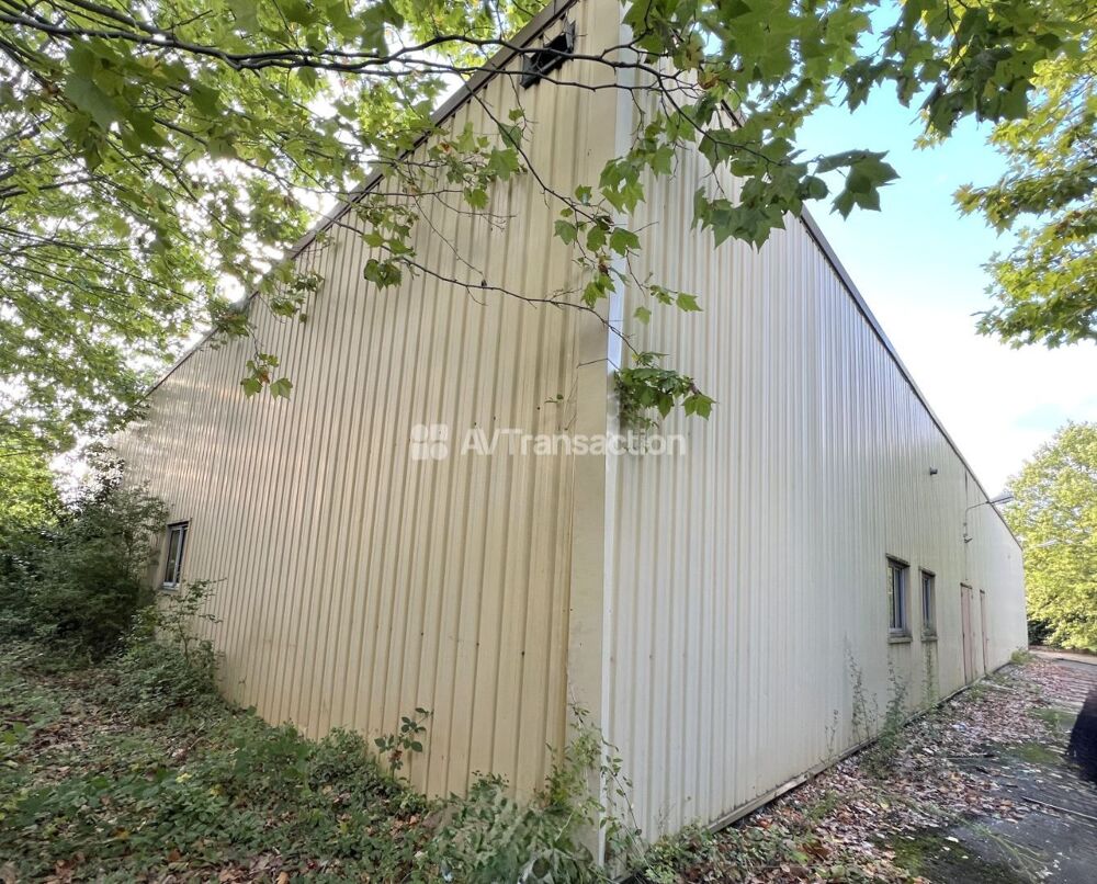   A vendre , Orgeval ( 78630 )  entrepôts 2815 m2 