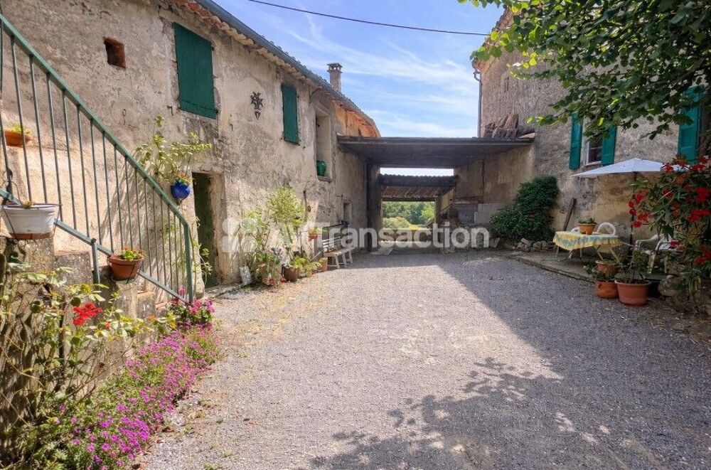 Ancien corps de ferme - Charme et potentiel