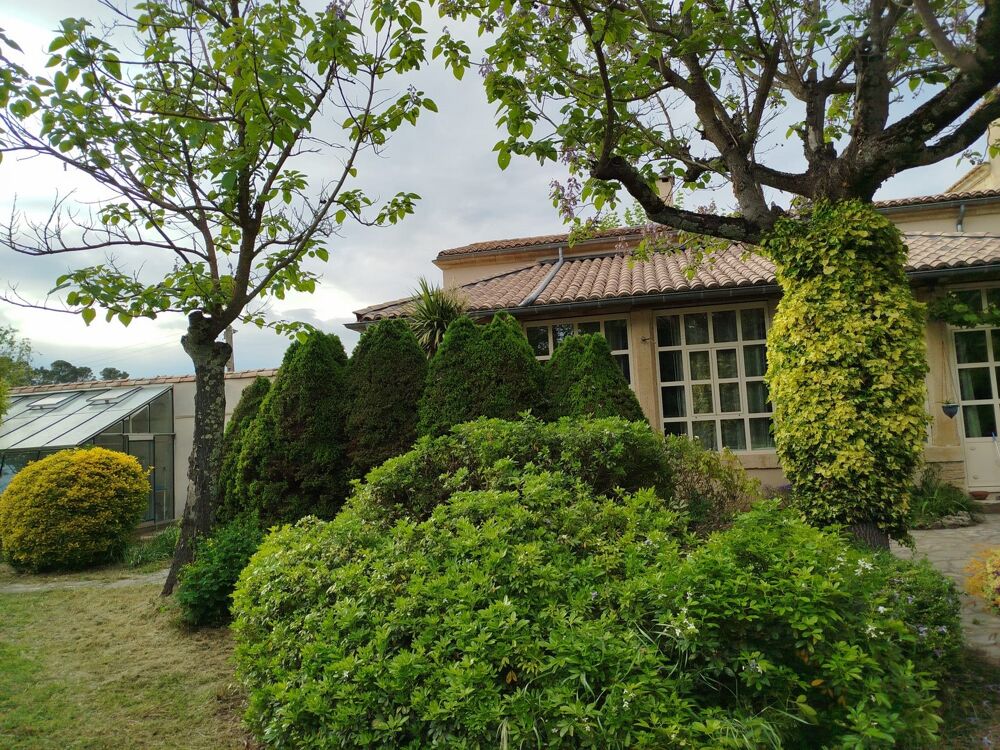 à vendre  Propriété/château Uzès (30700)