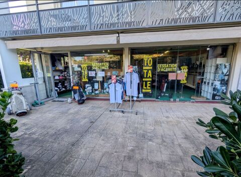 Local commercial � Enceinte d'un golf � &Agrave; 200 m de la plage 470000 64600 Anglet