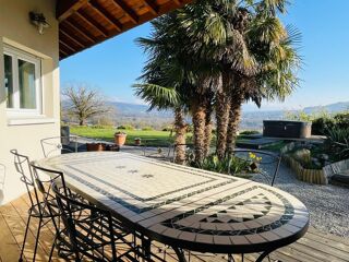  Villa  vendre 8 pices 242 m