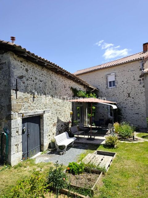   Maison charentaise rénovée 2023 · 145 m² · 4 chambres Maison - 7 pièce(s) - 145 m²