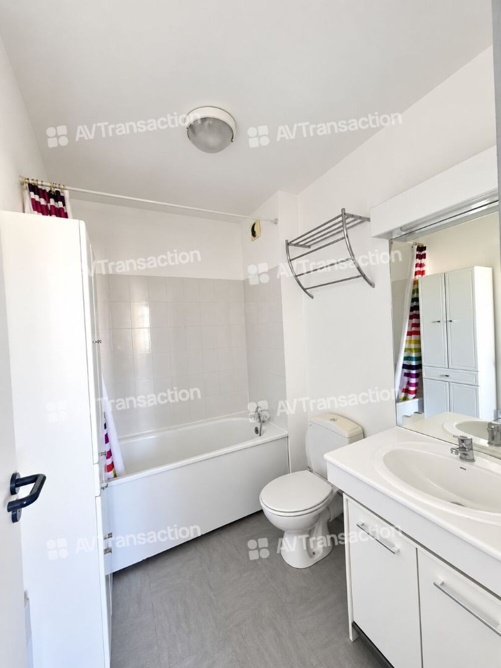 Vente Appartement Studio Rénové et Meublé - 19M²- Métro Garibaldi - LIBRE Lyon 7