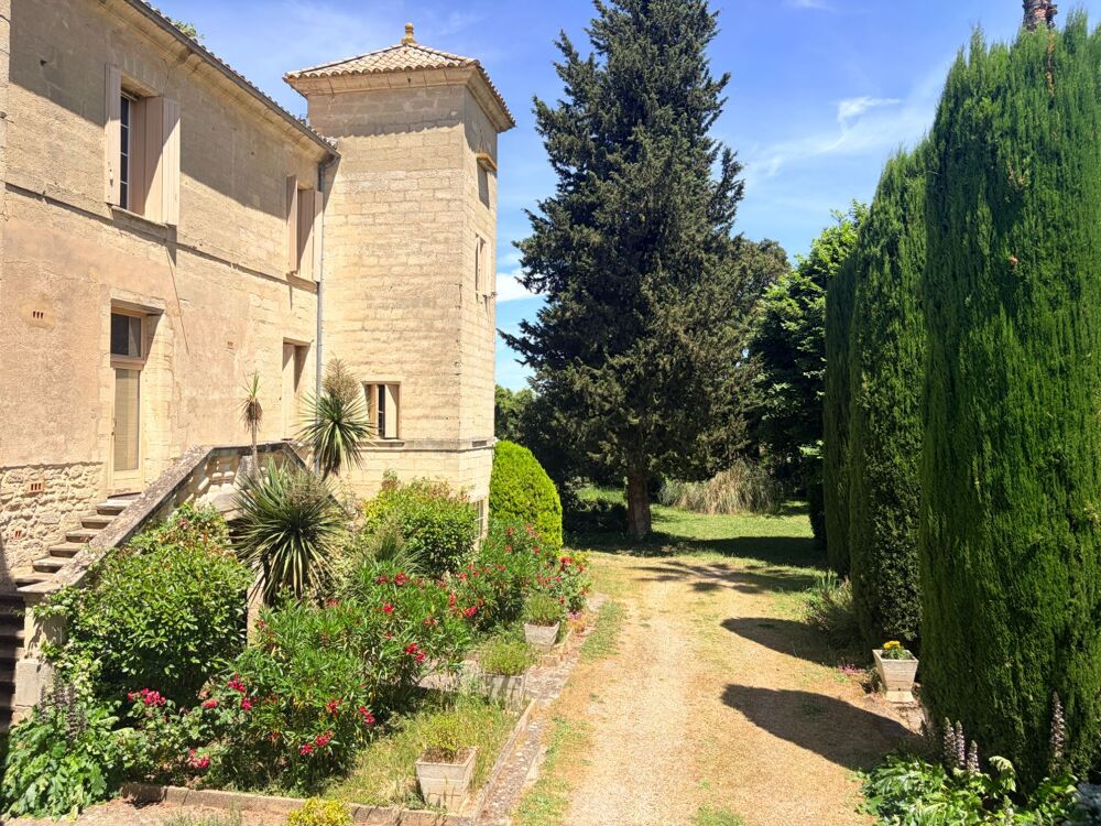 à vendre  Propriété/château Uzès (30700)