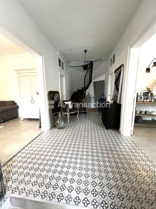  Maison � vendre 12 pi�ces 329 m�