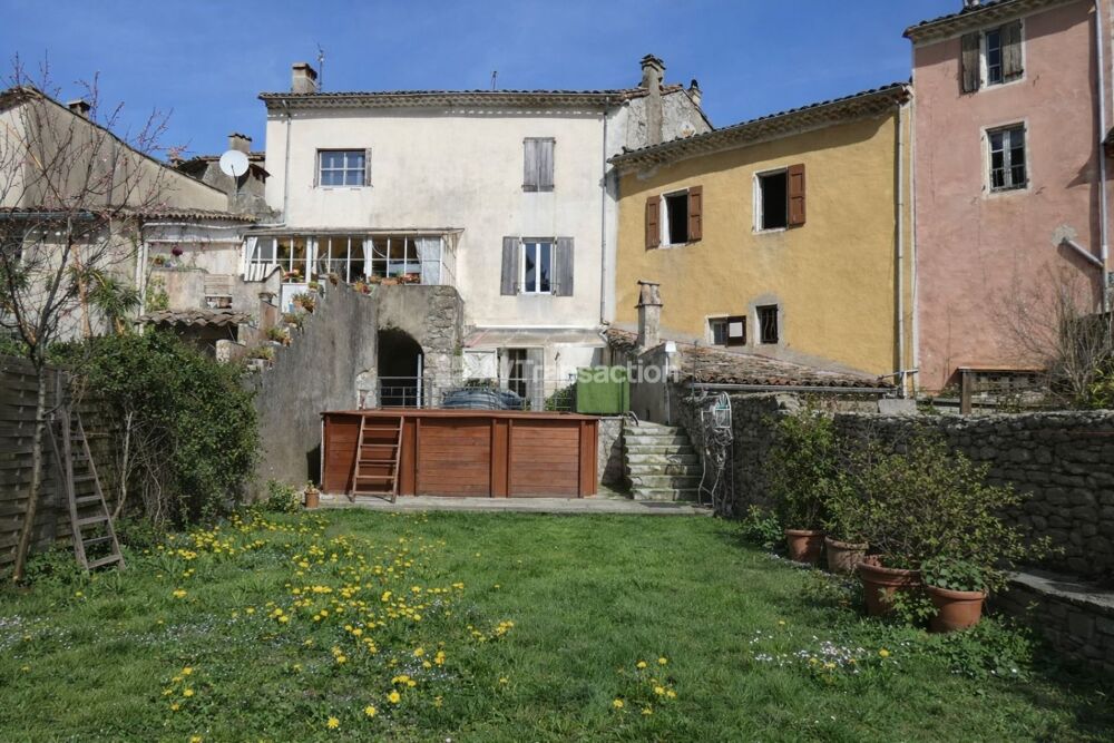 Maison familiale et jardin