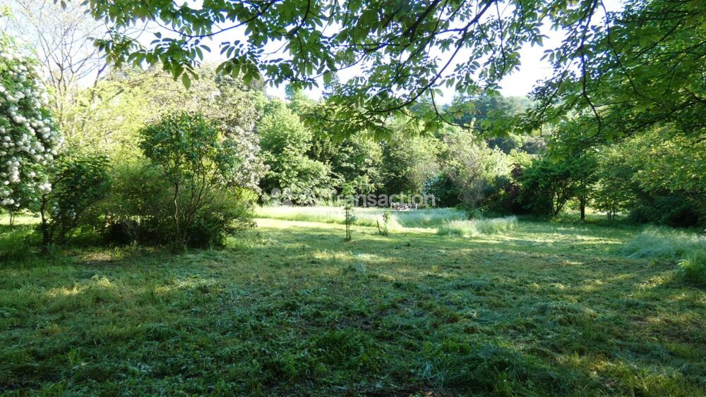 Propriété de charme bordée par la rivière