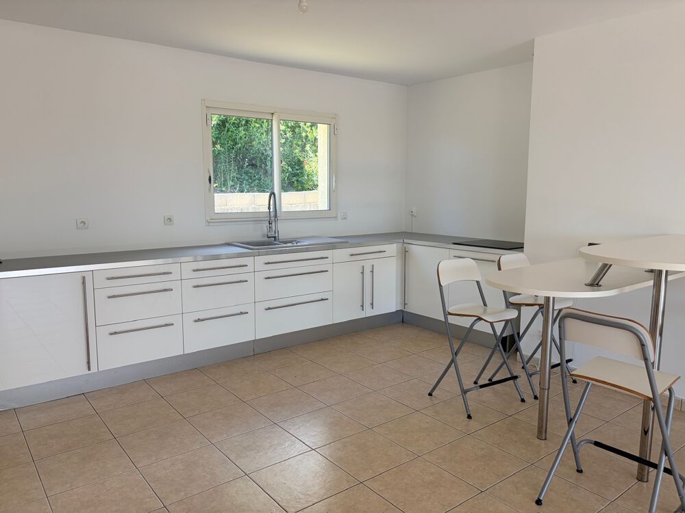 Montmirat Maison T5 plain-pied 130 m2 Terrain 900m2 4 chambres