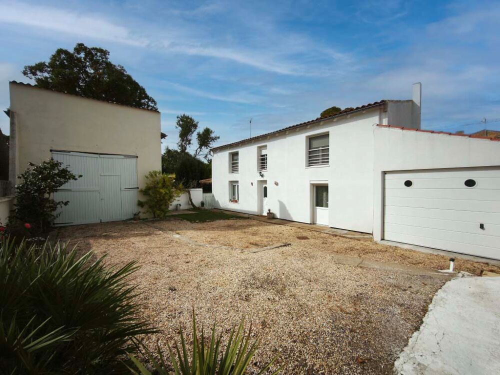 Vente Maison GÉMOZAC – CENTRE-VILLE – MAISON RÉNOVÉE JARDIN ET GARAGE 60 M² Gemozac