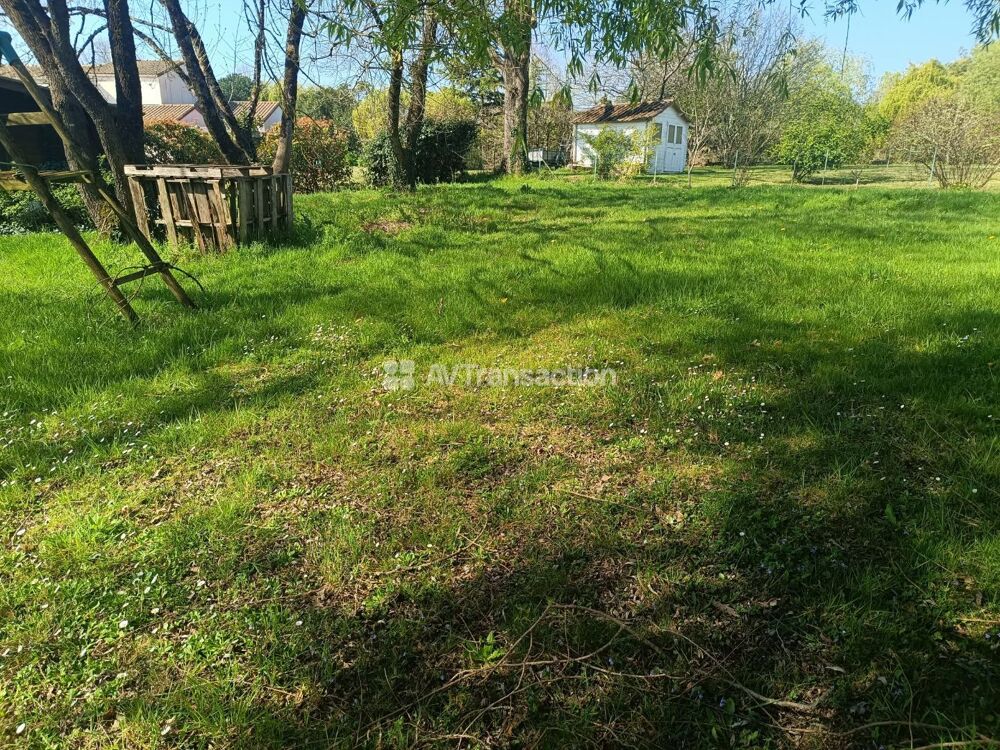 Vente Terrain TERRAIN CONSTRUCTIBLE 600 M² avec une voie privée de 200m² Le cellier