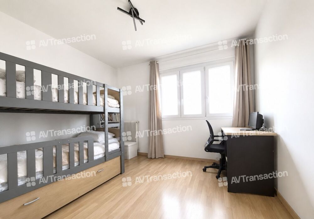 Vente Appartement 4 RÉNOVÉ DE 82.5 M² – 3 CHAMBRES – BALCON – PARKING- CAVE Bron