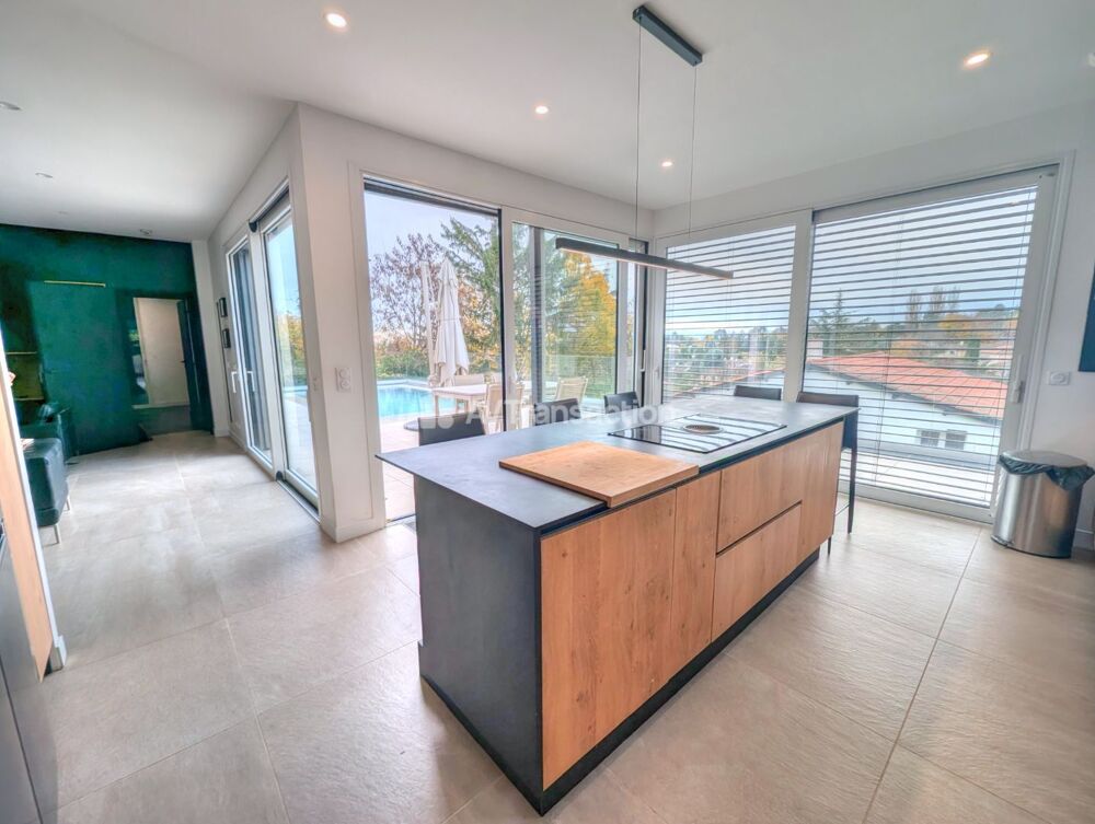 à vendre  Villa Saint-Cyr-au-Mont-d'Or (69450)