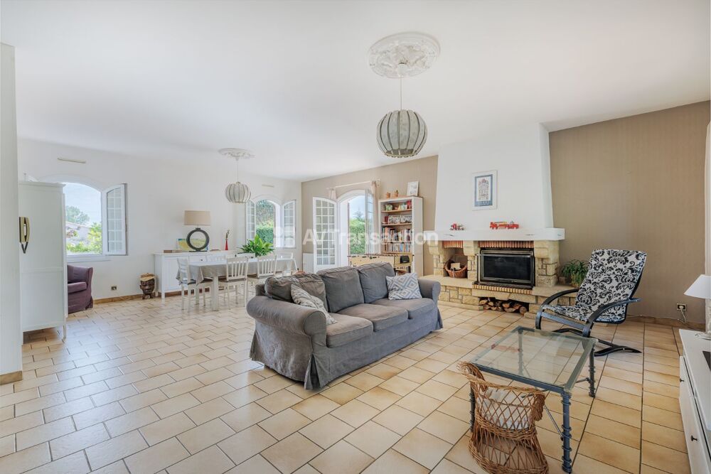 Maison plain pied avec piscine et double garage