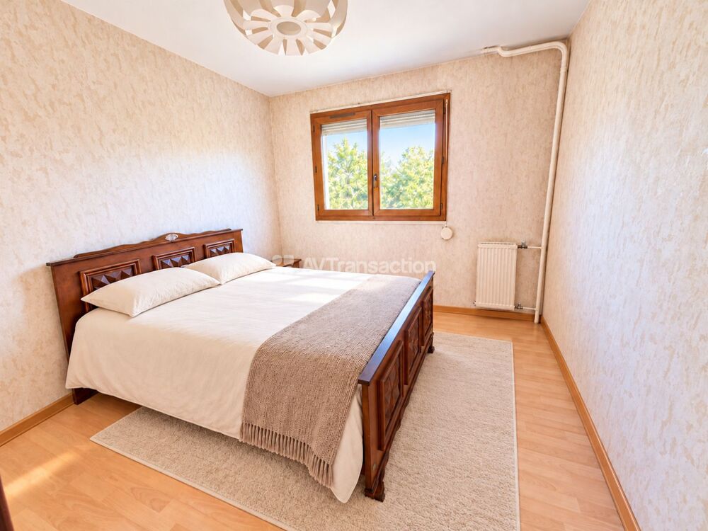 Vente Appartement BEAU T4 72 m² - 2 BALCONS -CAVE + GARAGE / PROCHE TRAM T9 -DPE C Vaulx-en-velin