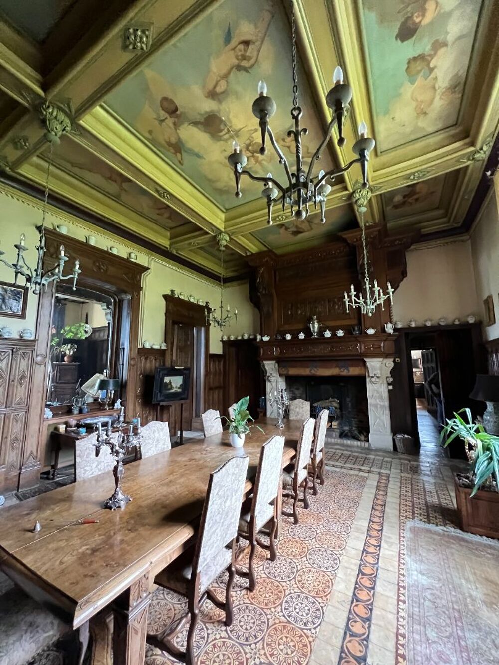 A vendre , Chaufour -lès -Bonnières ( 78270 ) , chateau 755 m2 habitables , 28 pièces , 12 chambres , terrain 268 000 m2