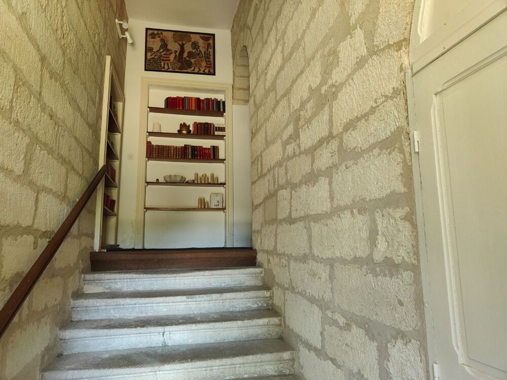 à vendre  Propriété/château Uzès (30700)
