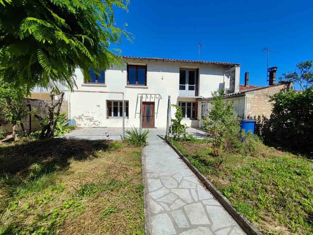 Maison 8 pièces 194 m² · à Pons · 194 m² · 158 000 €