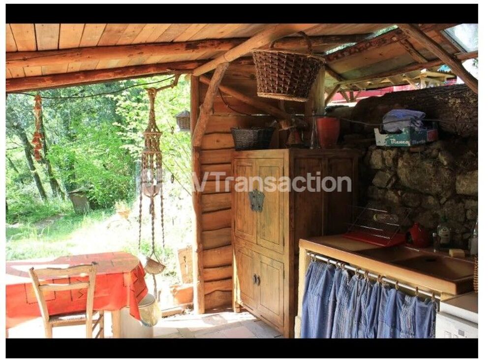 Mazet aménagé et yourtes au potentiel locatif, sur 3,5 hectares