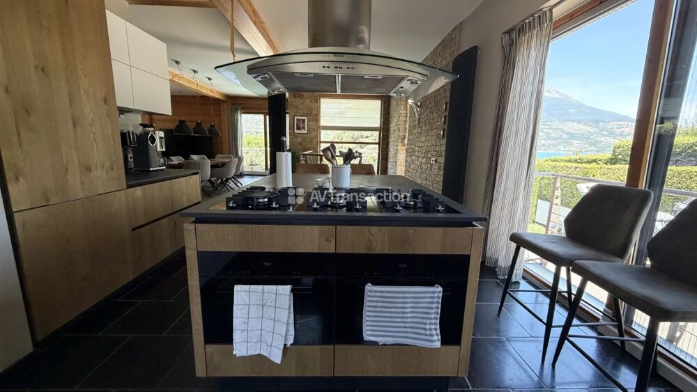 à vendre  Villa Savines-le-Lac (05160)