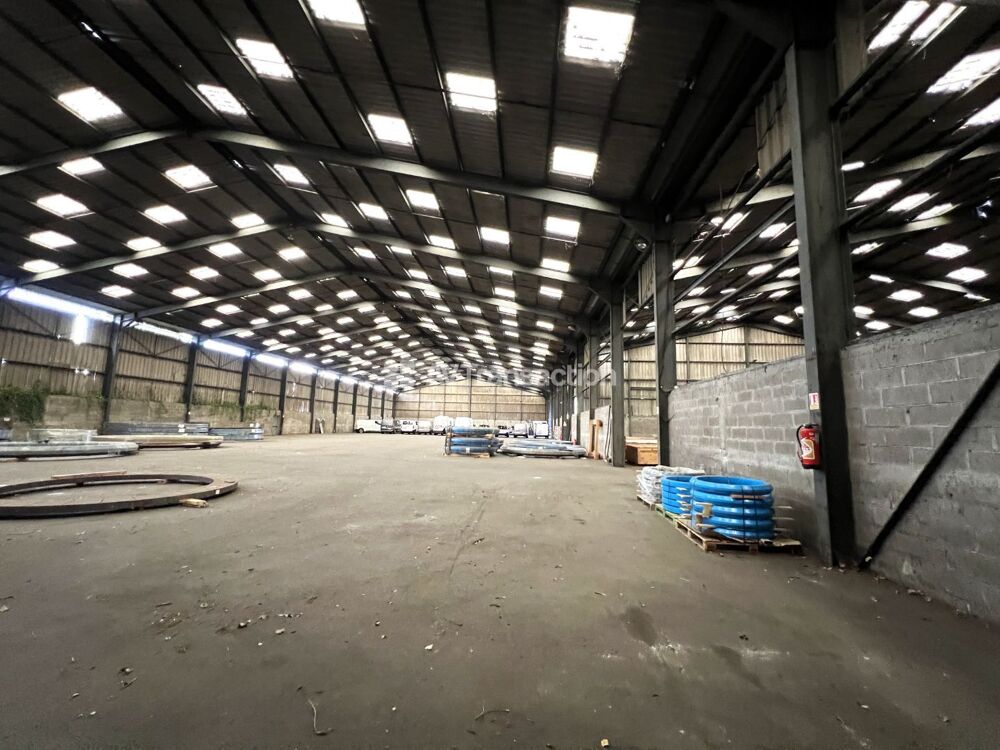   A Vendre , Rouen ( 76000 ) , entrepots 5610 m2 ,terrain 10840 m2 