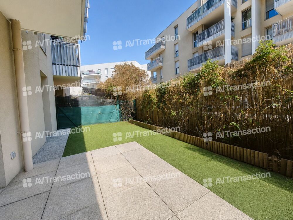 Vente Appartement T2 DE 45 M² – JARDIN PRIVATIF – TERRASSE – CAVE – GARAGE Bron