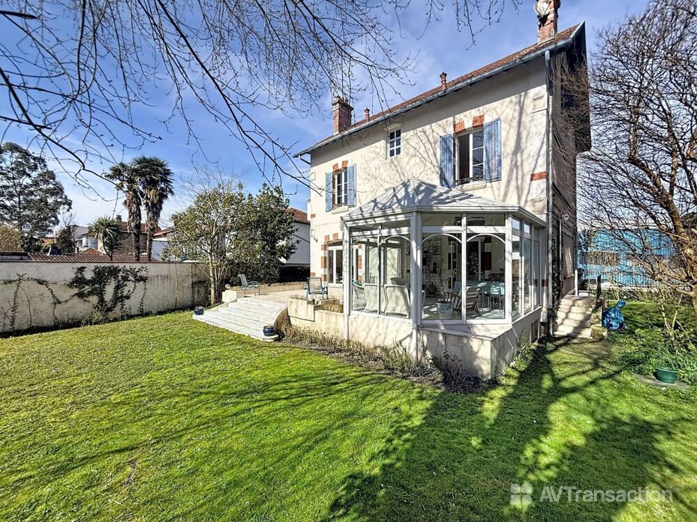 Maison 7 pièces 202 m² · à Dax · 202 m² · 530 000 €