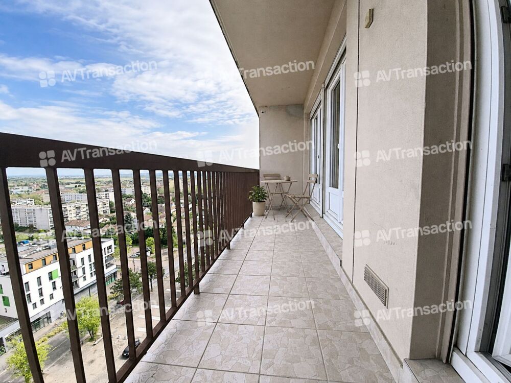 Vente Appartement 4 RÉNOVÉ DE 82.5 M² – 3 CHAMBRES – BALCON – PARKING- CAVE Bron