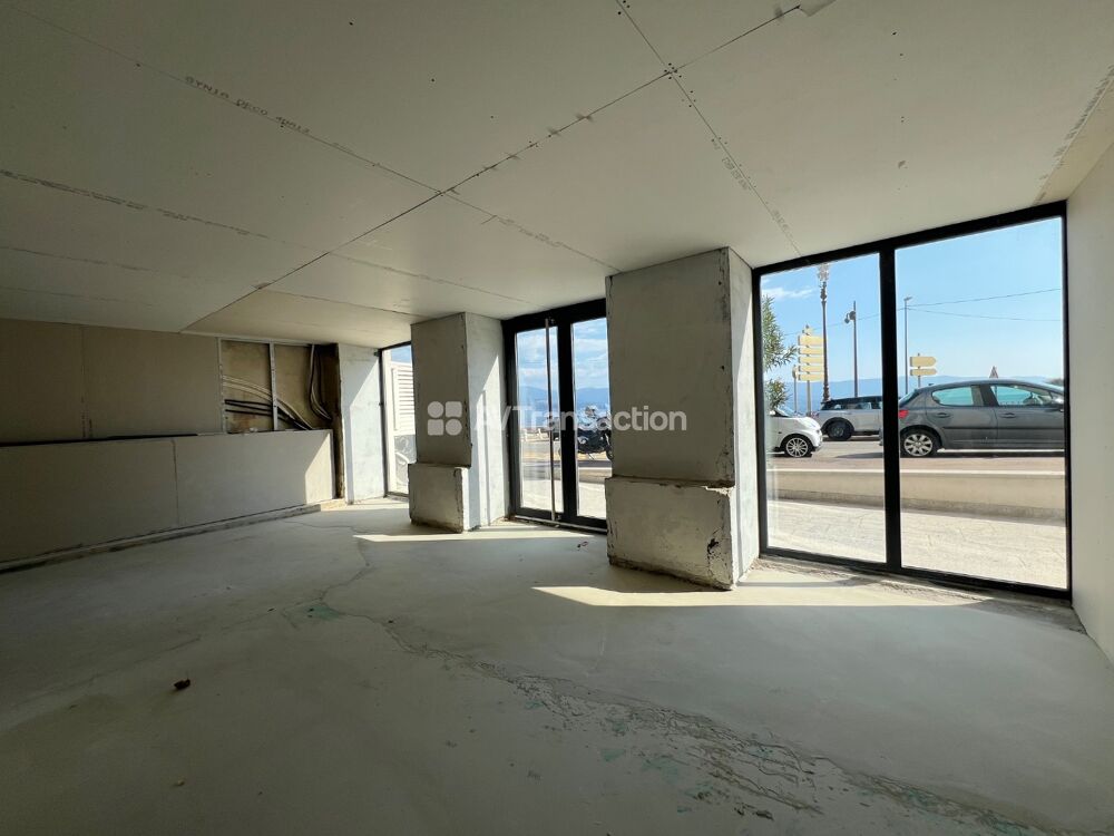 Local professionnel 80 m²  Centre-ville Ajaccio, secteur Rossin