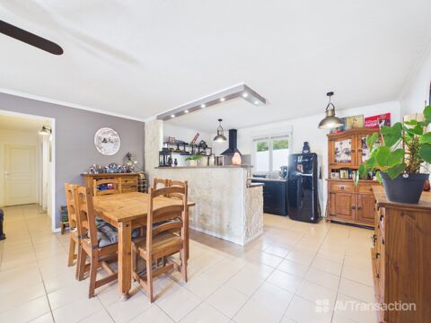   T4 familial 96 m� avec terrasse et parking � AFA Appartement - 4 pi�ce(s) - 97 m�