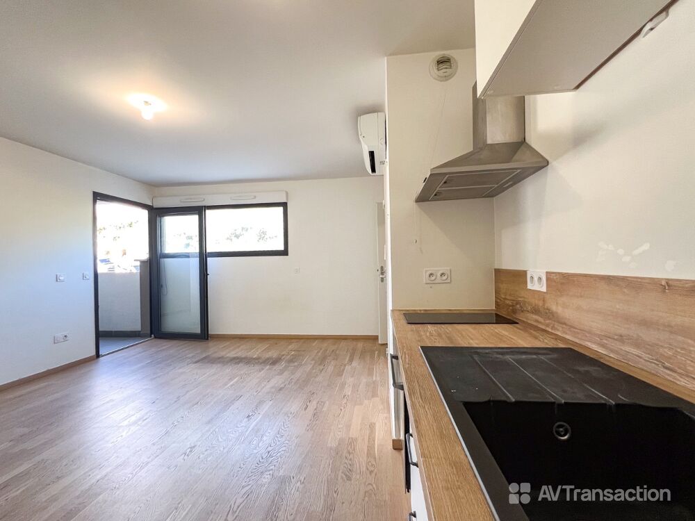 Ajaccio  Studio avec ascenseur, terrasse et parking