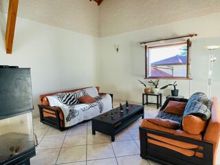  Villa  vendre 8 pices 210 m