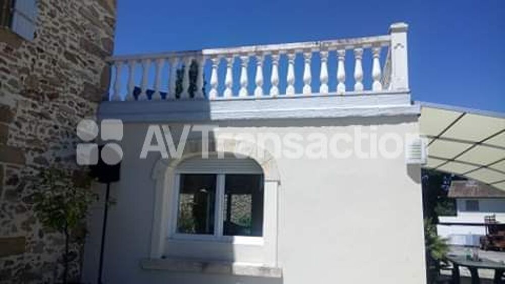 Maison de caractère de 295m² avec piscine et dépendances