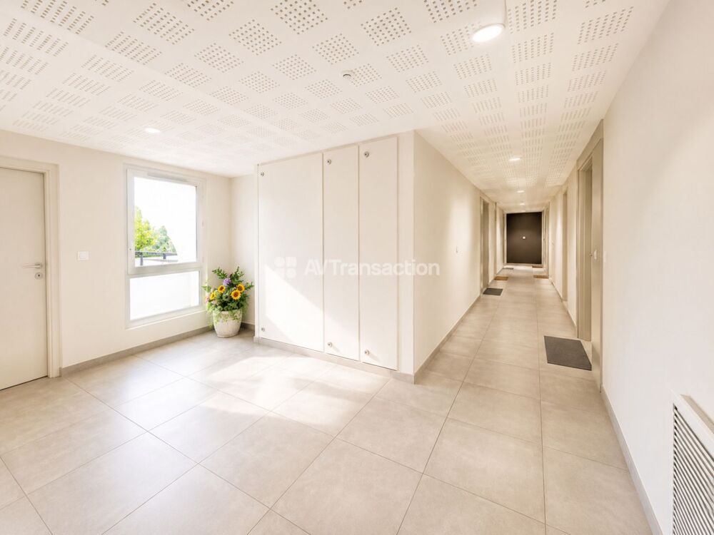 Vente Appartement SUPERBE T2 DE 43 m² - BALCON - GARAGE - PROCHE GRATTE CIEL Villeurbanne