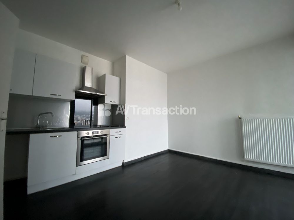 APPARTEMENT 91 M² 3 CHAMBRES, LOGGIA, PARKING ET CAVE