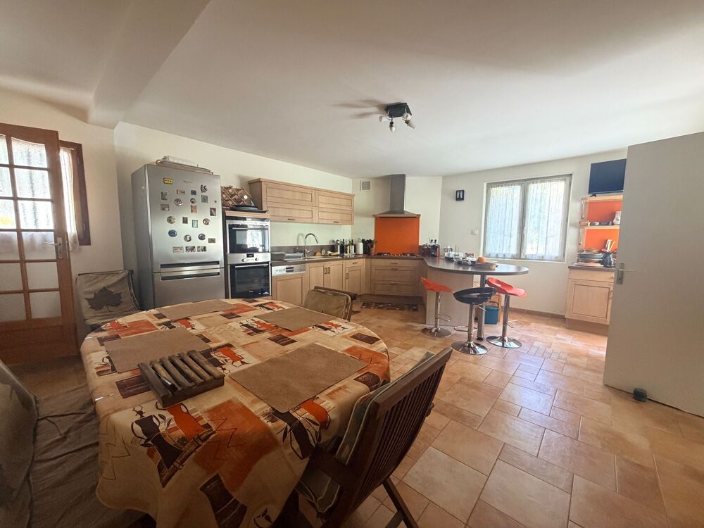 à vendre  Propriété/château Uzès (30700)