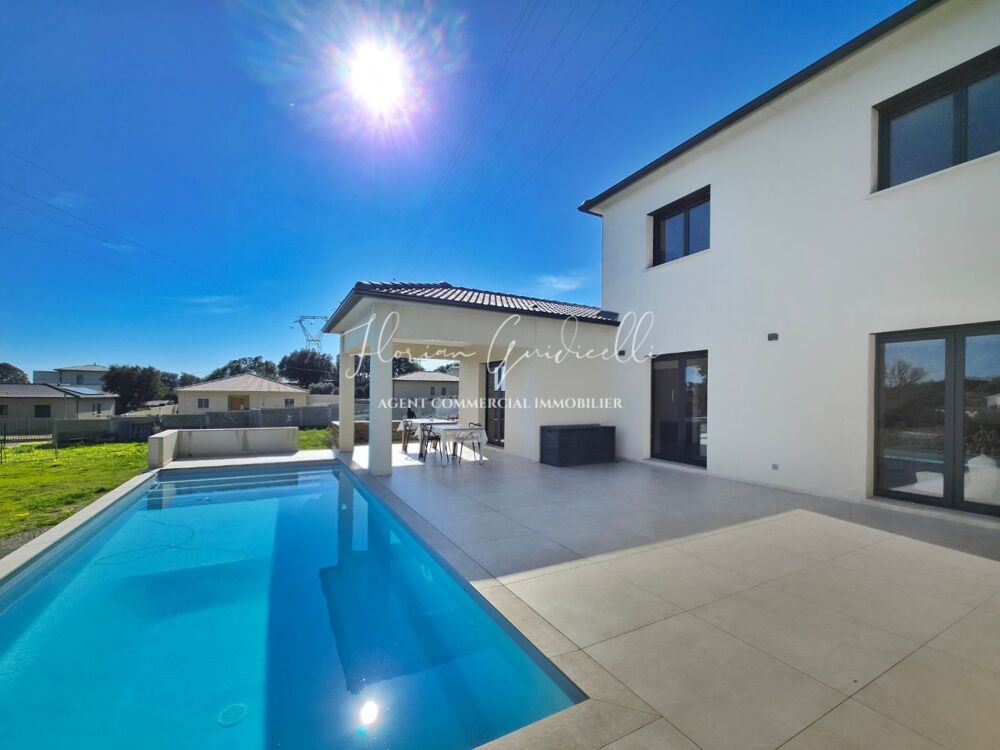 Villa contemporaine de 178 m² avec piscine - Agliani