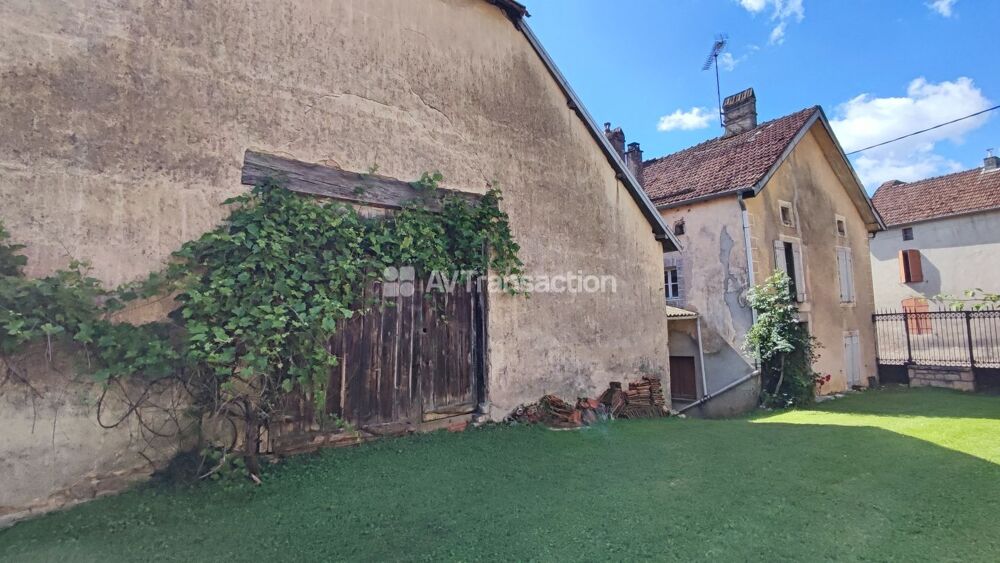 Ensemble immobilier et terrain consctuctible