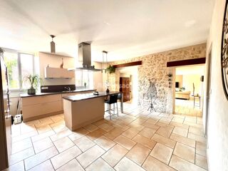  Appartement � vendre 7 pi�ces 208 m�