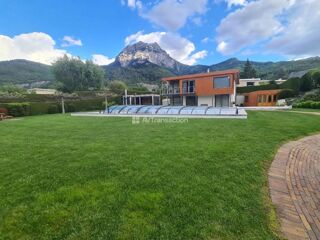  Villa � vendre 6 pi�ces 240 m�