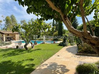  Villa  vendre 10 pices 293 m