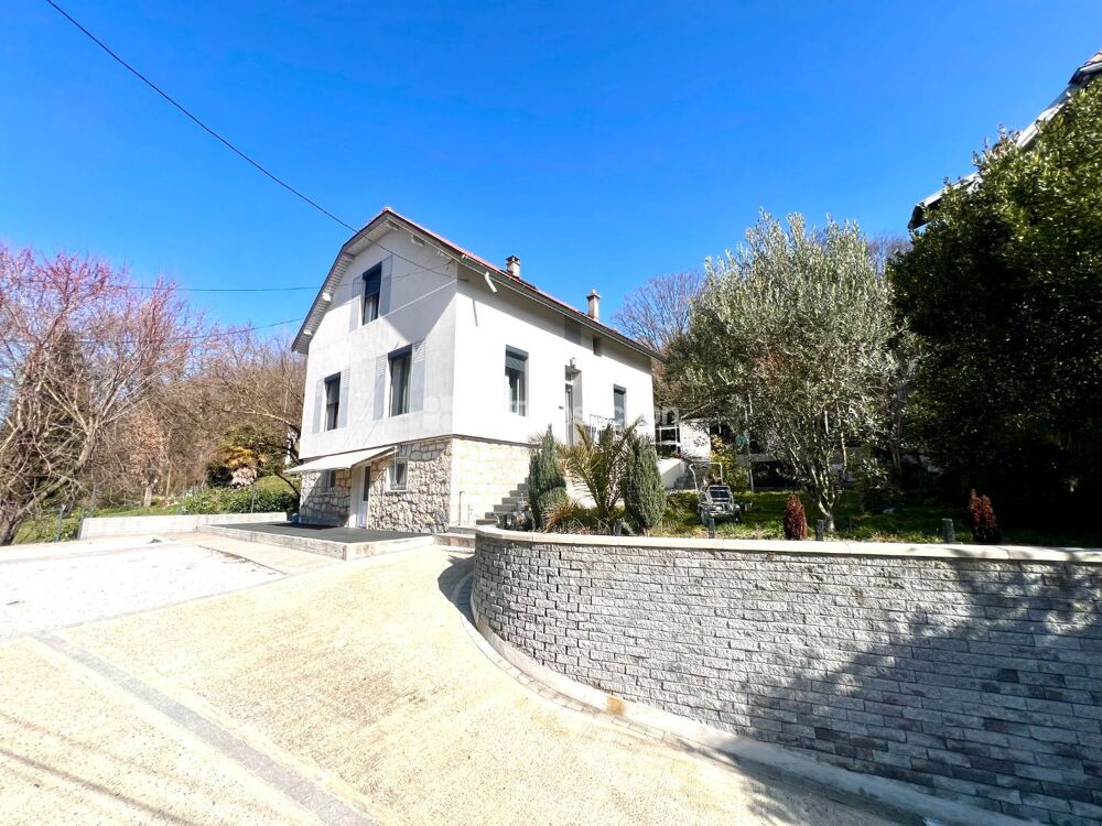 Maison 10 pièces 205 m² · à Chambéry · 205 m² · 549 000 €