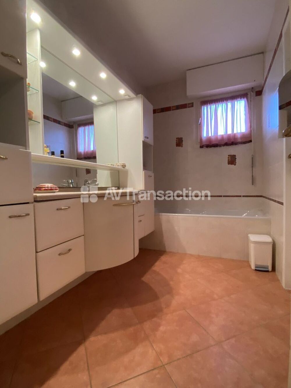Vente Maison CHARMANTE MAISON 144 M² AVEC GRAND GARAGE ET BEAU TERRAIN Retonfey